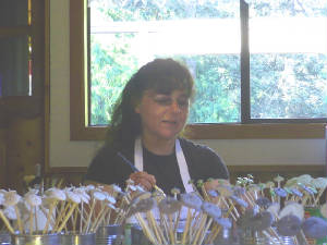 wendymakingbuttons2.jpg